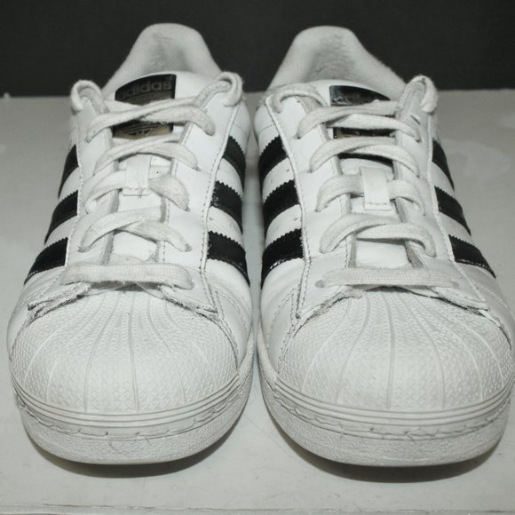 Adidas Superstar Classic Shoe Sneakers Men's 7.5  will fit Woman Size 9 - Picture 4 of 7